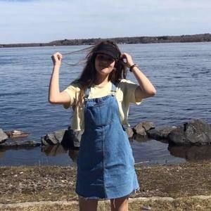 Meet your Posher, Amina